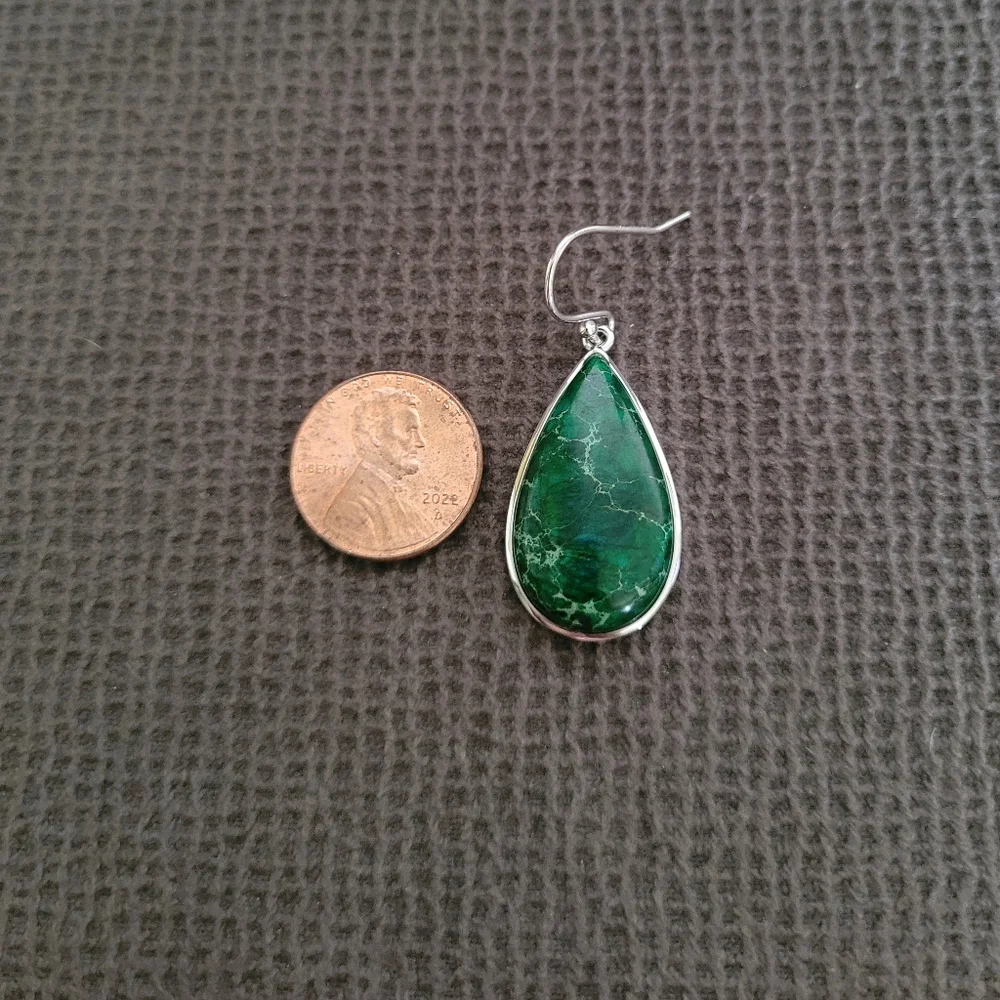 Iris & Lily Green💚 Jasper Earrings - Picture 9 of 16